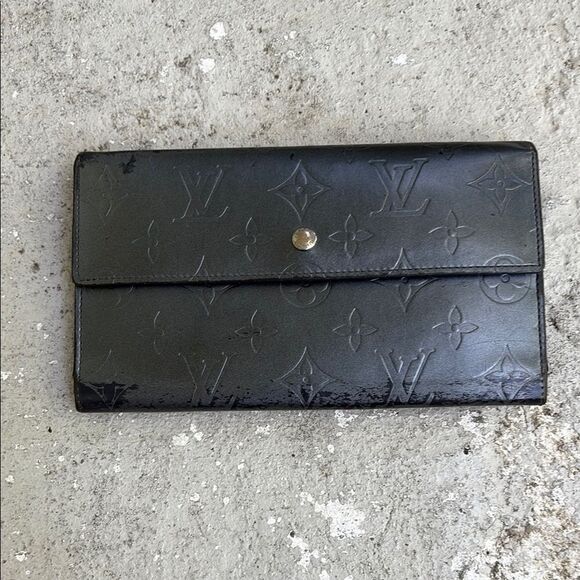 Vintage Louis Vuitton trifold wallet - Picture 1 of 9